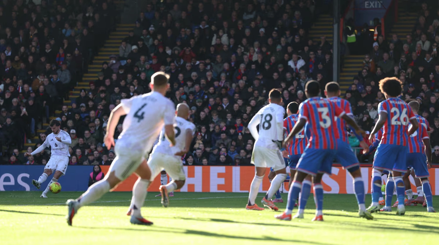 Cầu thủ Man Utd ăn mừng bàn thắng